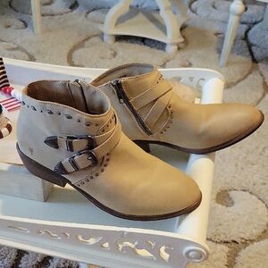 Frye Light Tan Booties Sz 5